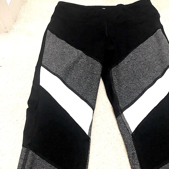 🆕🔥REFLEX 90 DEGREES VERY CUTE LEGGINGS/STYLISH&VERY SOFT!! NWOT!! - Picture 4 of 10